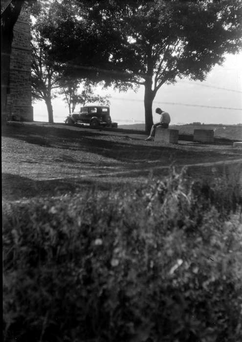history of Iowa, sitting, Iowa History, artist, Motorized Vehicles, car, Iowa, Lemberger, LeAnn, Stone City, IA, stone city art colony