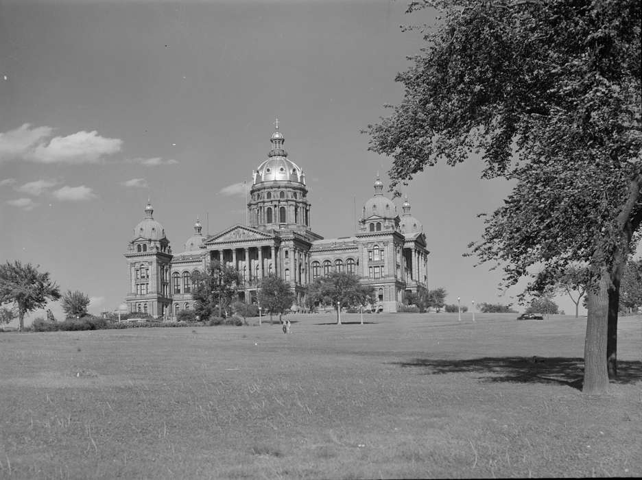 dome, iowa capitol building, history of Iowa, Iowa History, Library of Congress, lawn, Iowa, Cities and Towns, Landscapes, government building