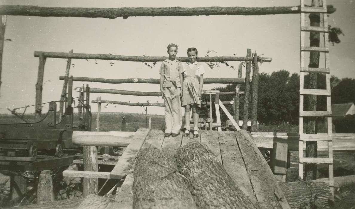 Portraits - Group, Deitrick, Allene, history of Iowa, Iowa History, Marshalltown, IA, Iowa, lumber, Farms, Children