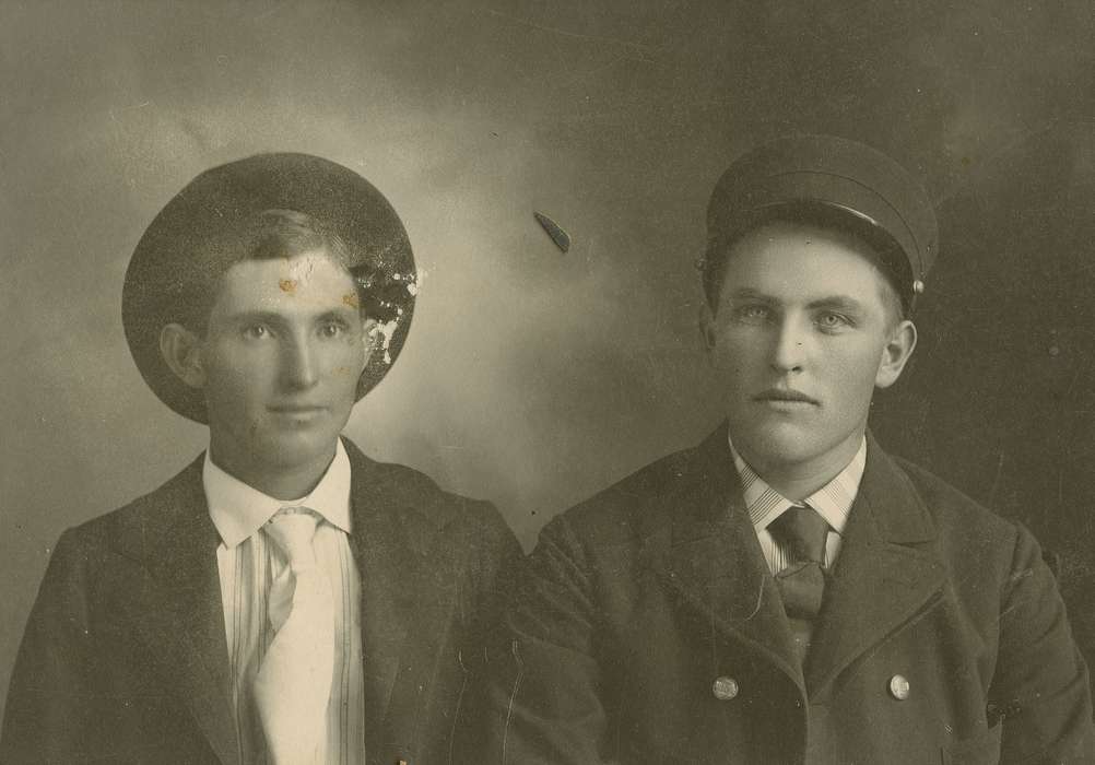 Portraits - Group, Travel, Iowa, Edina County, MO, hat, tie, history of Iowa, Fredericks, Robert, Labor and Occupations, buttons, Iowa History