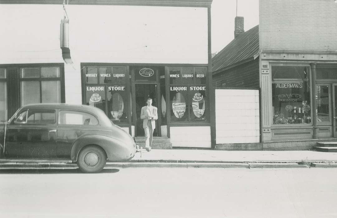history of Iowa, Iowa History, IA, Fink-Bowman, Janna, whiskey, Businesses and Factories, store, car, Iowa, liquor store
