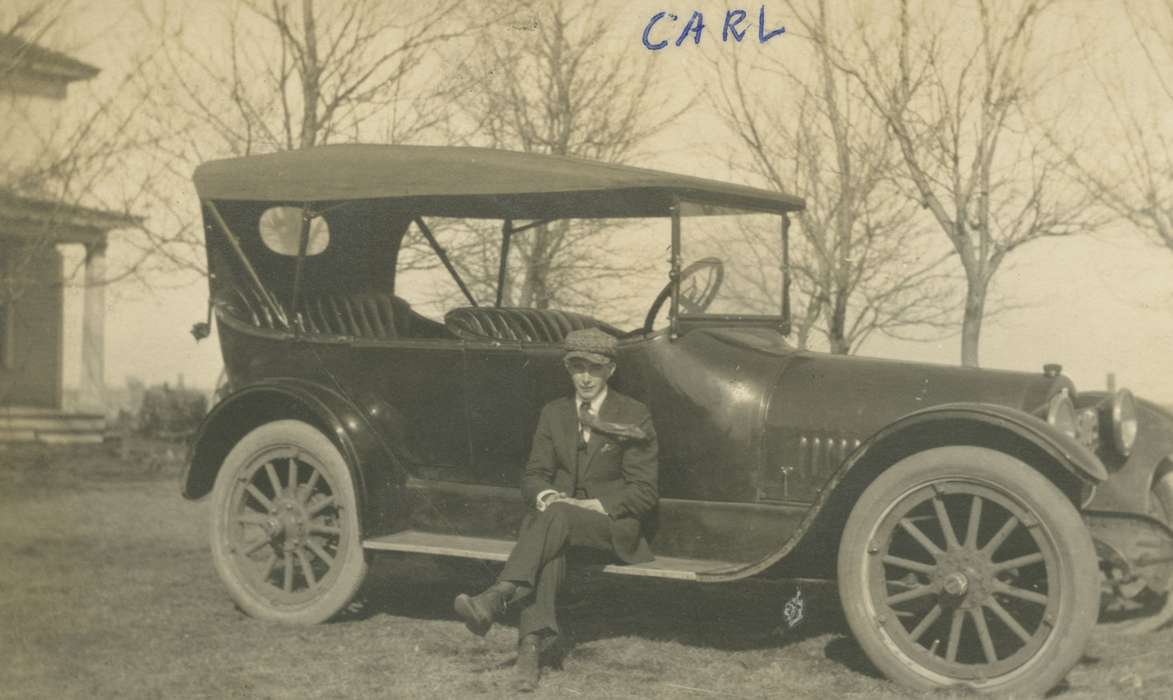 newsboy cap, Garner, IA, history of Iowa, Iowa History, automobile, newsboy, Motorized Vehicles, ford, jacket, car, tie, cap, Iowa, Schlawin, Kent, hat, Portraits - Individual