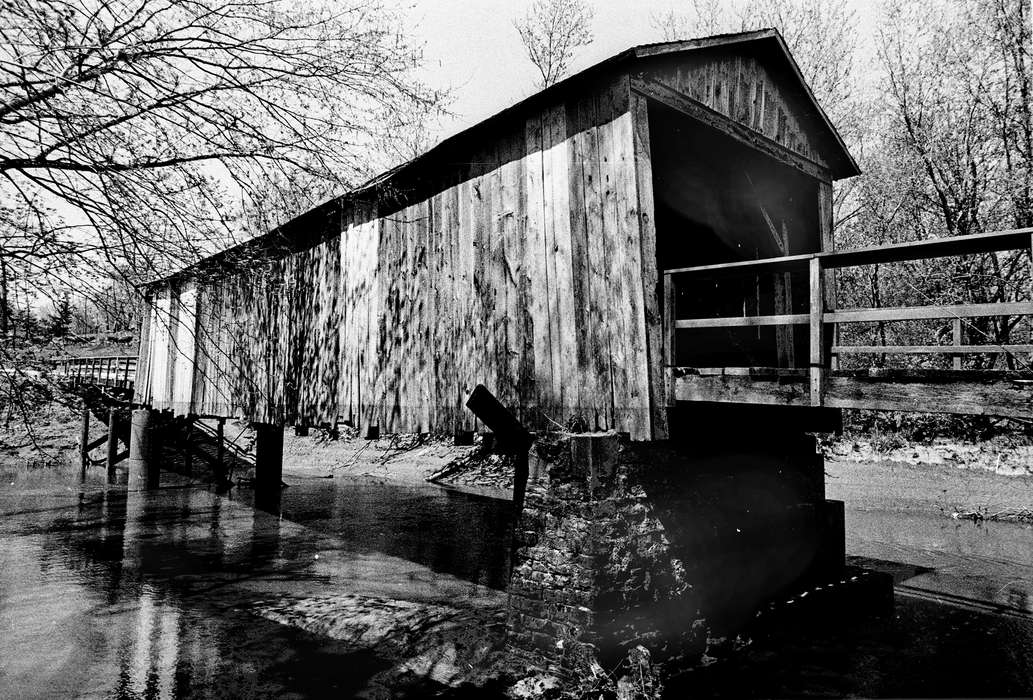bridge, Iowa History, Ottumwa, IA, brick, history of Iowa, Lemberger, LeAnn, Lakes, Rivers, and Streams, river, Iowa, Landscapes, covered bridge