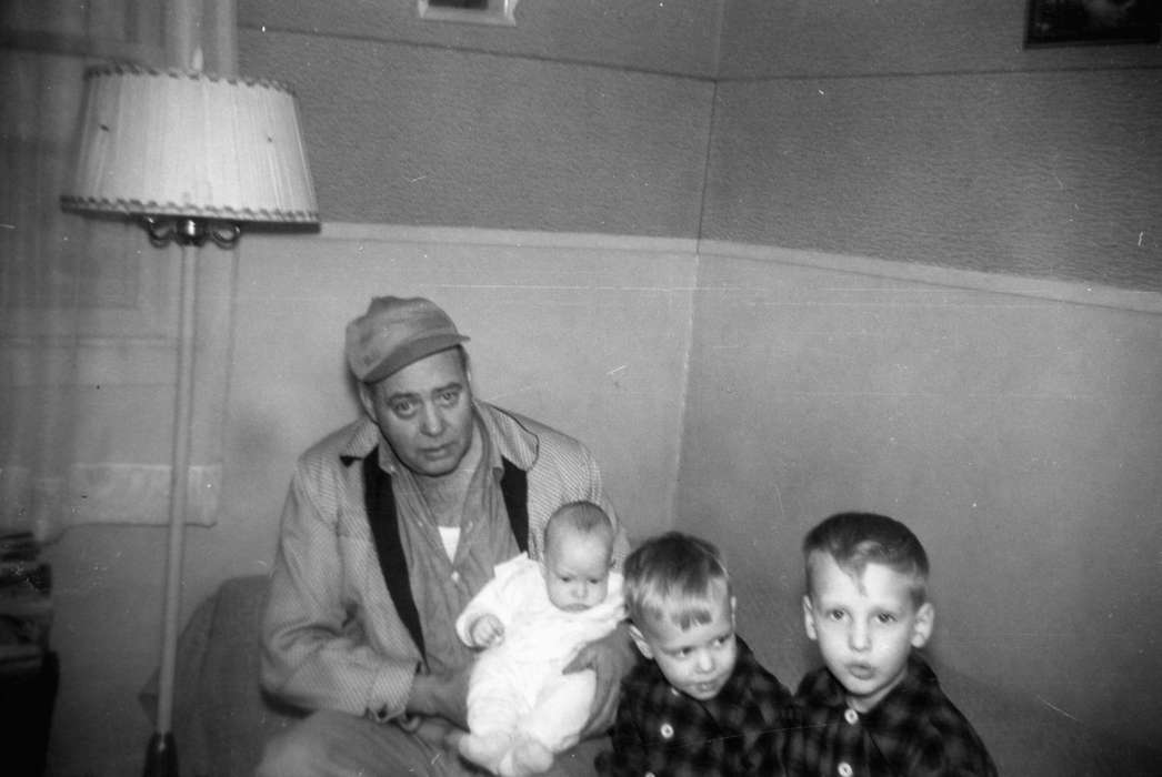 baby, Pettit, Gene, Iowa History, Children, Iowa, history of Iowa, Portraits - Group, Homes, lamp, Families, Charles City, IA