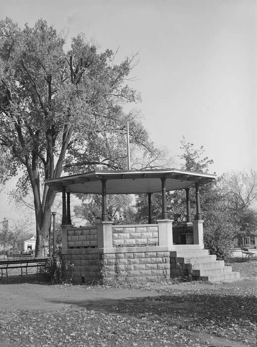 Library of Congress, history of Iowa, Landscapes, Main Streets & Town Squares, Iowa, bandstand, park, Iowa History, Cities and Towns