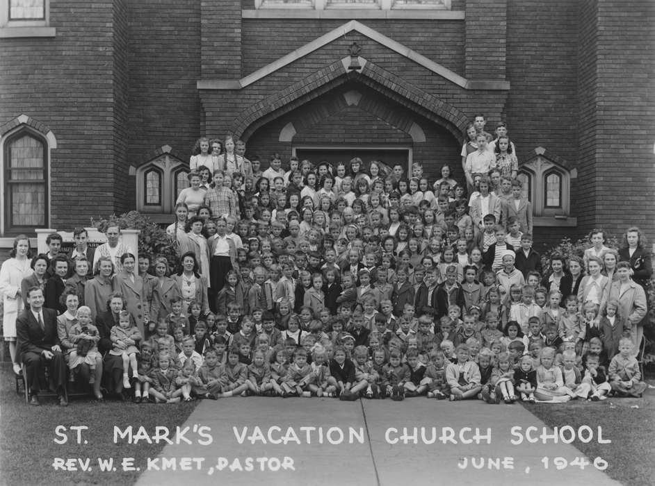 students, teacher, Davenport, IA, history of Iowa, Swanson, Chris, class, Iowa, Children, Iowa History, Portraits - Group, Schools and Education