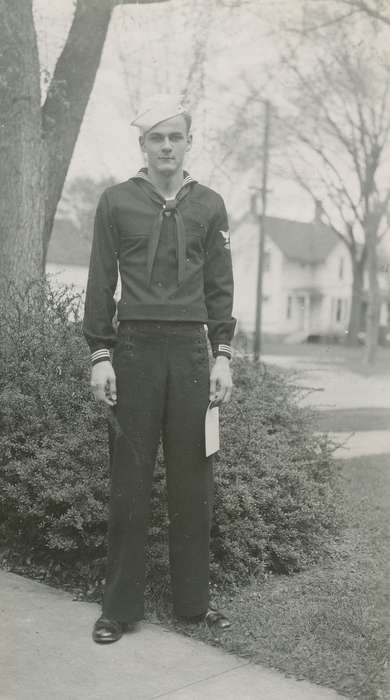 world war ii, Military and Veterans, Iowa History, McMurray, Doug, Iowa, Webster City, IA, history of Iowa, Portraits - Individual, uniform