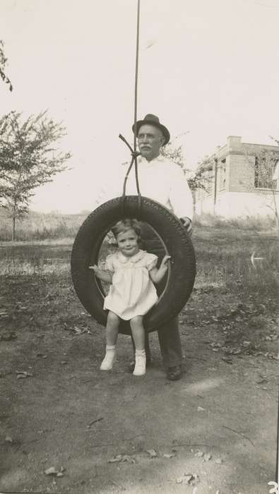 Portraits - Group, history of Iowa, Iowa History, Numa, IA, Kozak (Apgar ), Carol, Iowa, tire swing, Children, Leisure