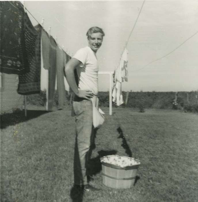 clothesline, history of Iowa, Smith, Diane, Eddyville, IA, Iowa, Portraits - Individual, Iowa History, laundry