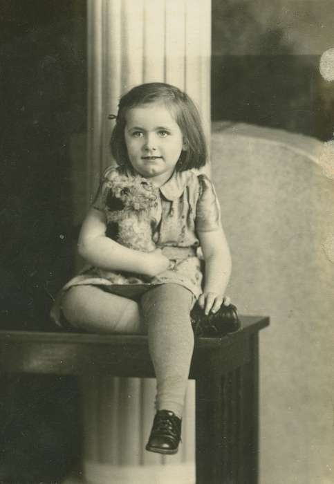 history of Iowa, Iowa History, stuffed animal, Iowa, Dubuque County, IA, Children, Fredericks, Robert, Portraits - Individual