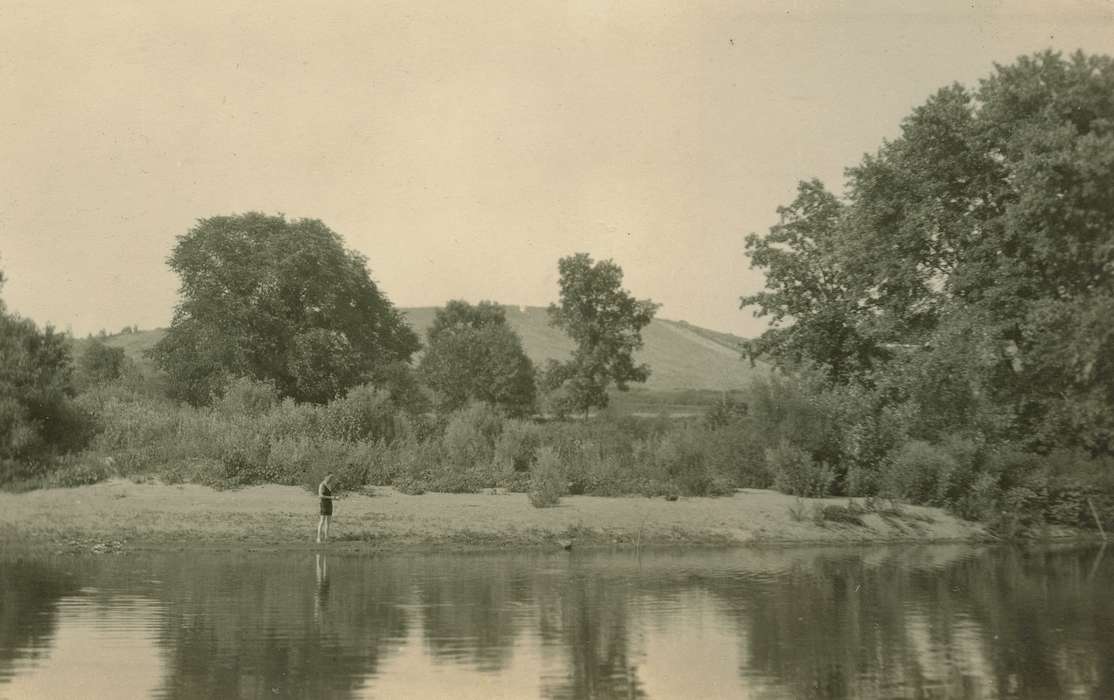 Iowa History, Lakes, Rivers, and Streams, Iowa, Anamosa, IA, beach, Hatcher, Cecilia, correct date needed, Leisure, river, history of Iowa