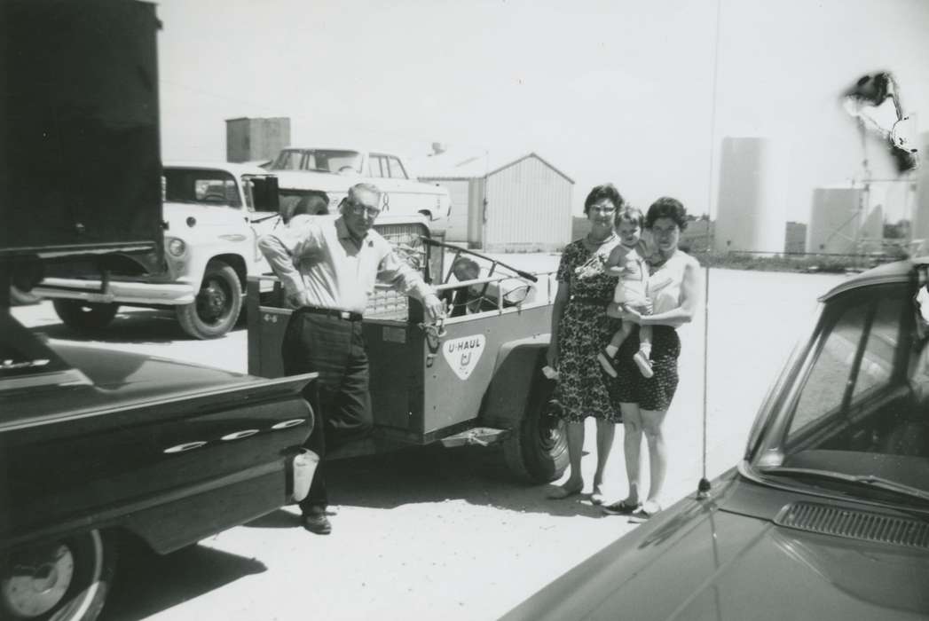 Portraits - Group, u-haul, Schlawin, Kent, Mount Pleasant, IA, car, Iowa History, Iowa, Motorized Vehicles, Travel, history of Iowa