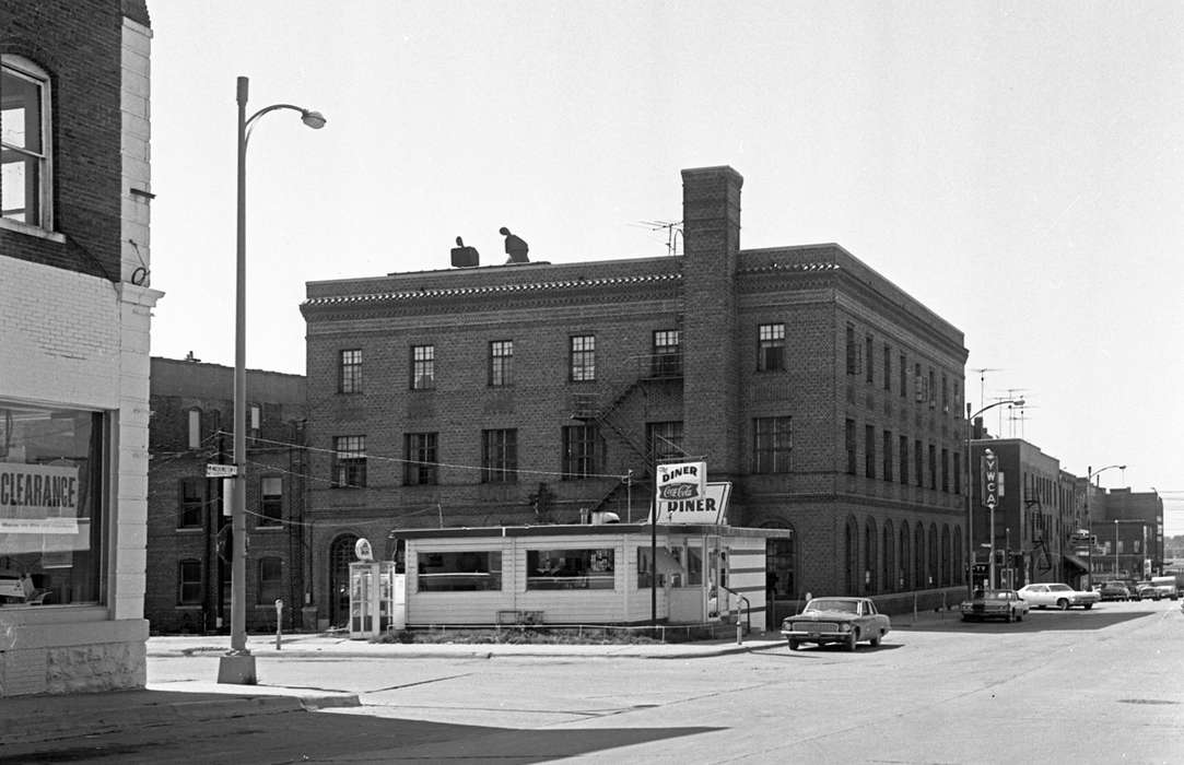 Businesses and Factories, car, Cities and Towns, Iowa History, Iowa, Motorized Vehicles, Lemberger, LeAnn, Ottumwa, IA, restaurant, diner, history of Iowa, sign