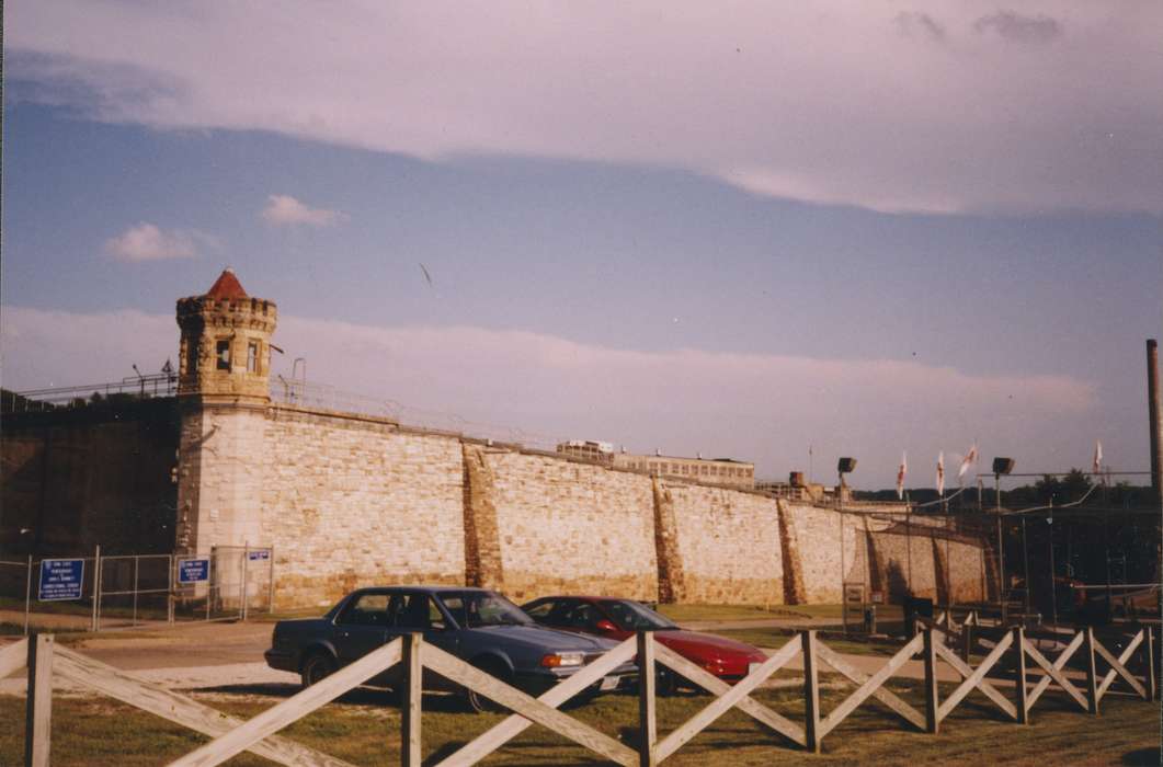 jail, history of Iowa, Iowa History, Fort Madison, IA, Prisons and Criminal Justice, car, Meyers, Paulette, Iowa, prison, state penitentiary