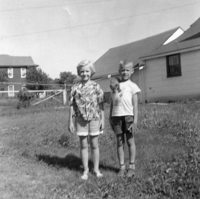 Portraits - Group, cat, yard, history of Iowa, Iowa History, kitten, Families, Dyersville, IA, Animals, siblings, Iowa, Shaw, Marilyn, Children, brother, sister
