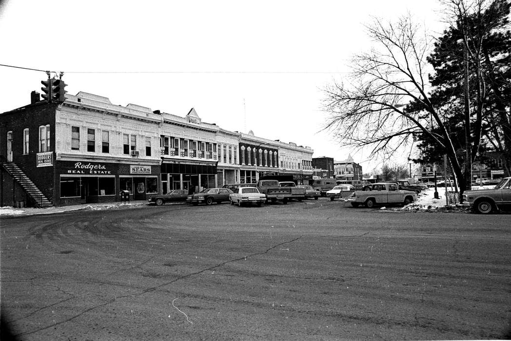 town square, truck, Lemberger, LeAnn, history of Iowa, Motorized Vehicles, storefront, Iowa, Cities and Towns, car, parking lot, store, ford, Bloomfield, IA, Iowa History, Schools and Education