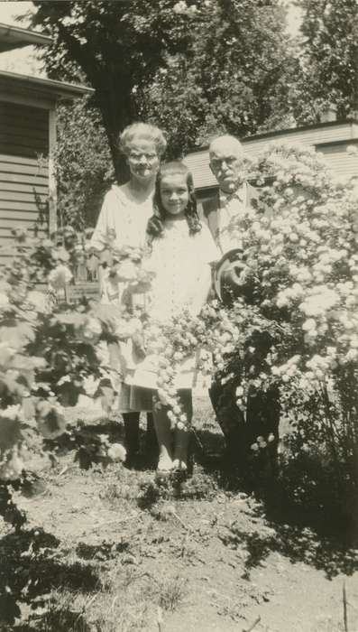 Portraits - Group, history of Iowa, flowers, Perkins, Lavonne, Iowa, Iowa History, Lake City, IA