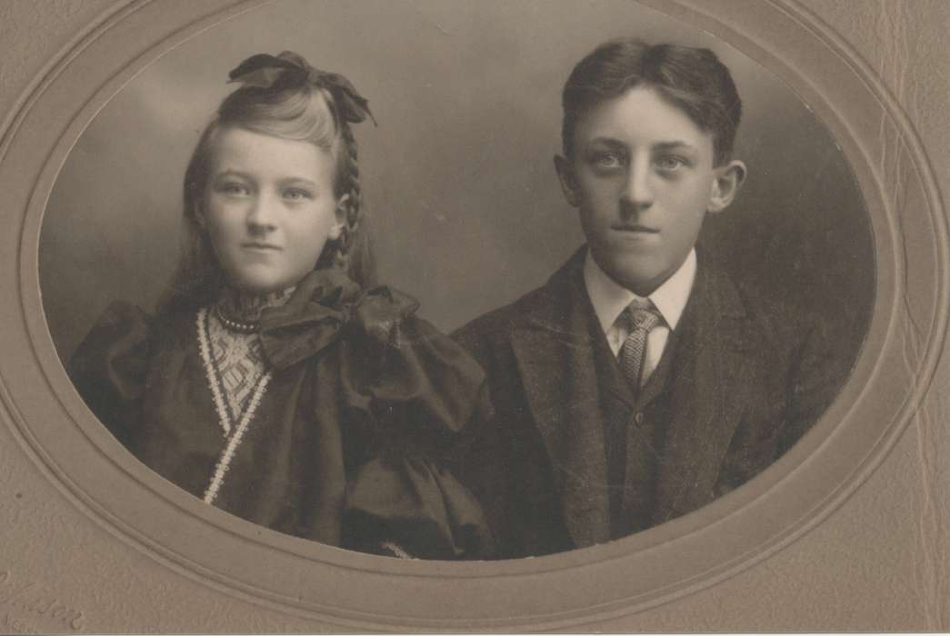 Portraits - Group, history of Iowa, Iowa History, braid, McCllough, Connie, Eagle Grove, IA, Iowa, sibling
