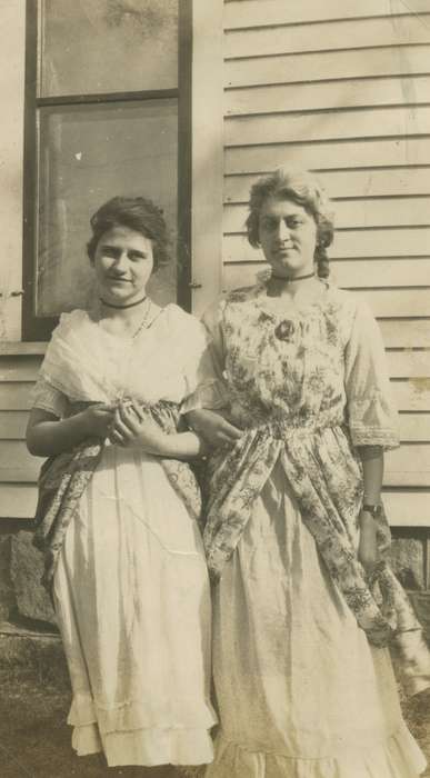 Portraits - Group, history of Iowa, Iowa History, Cook, Mavis, Iowa, Charles City, IA