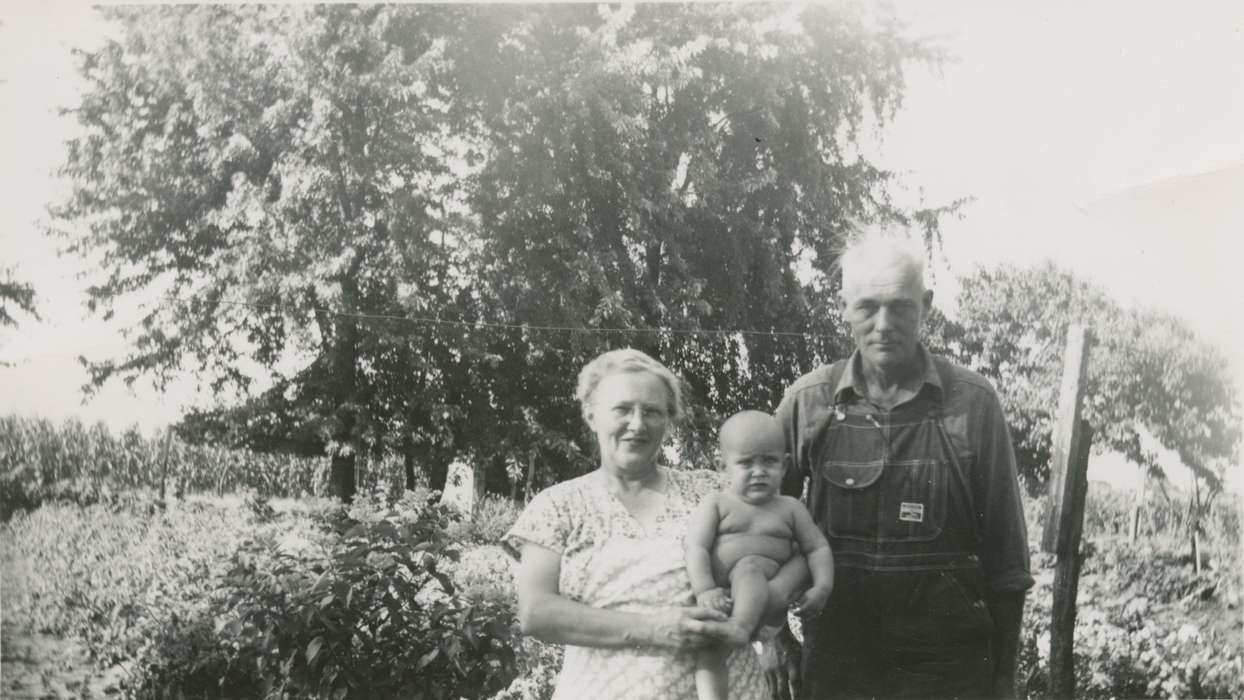 Portraits - Group, baby, Iowa, Families, Children, Bull, Ardith, Wellman, IA, Farms, history of Iowa, Iowa History