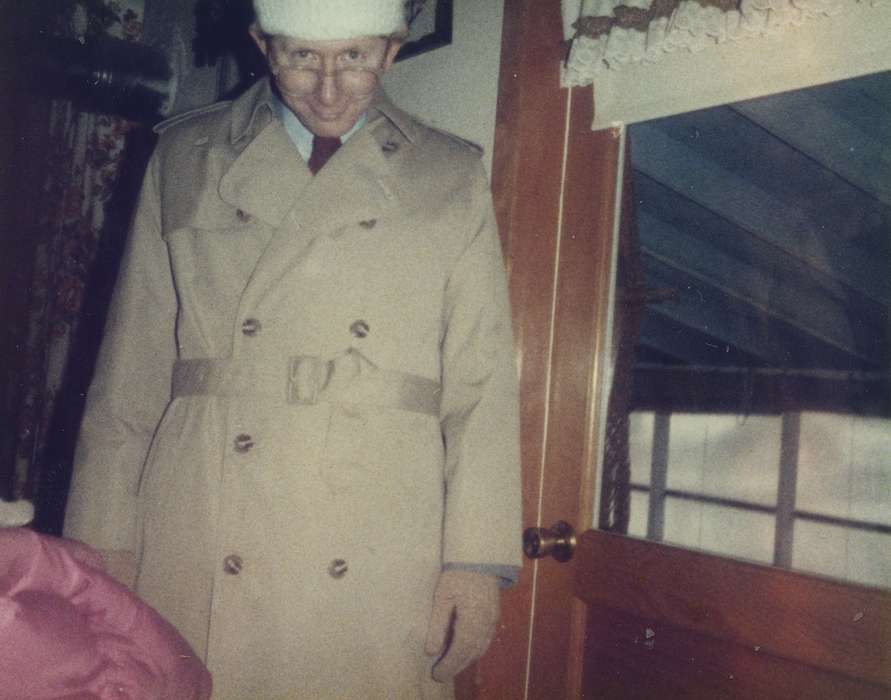 history of Iowa, Iowa History, trenchcoat, Reinbeck, IA, glasses, Iowa, East, Lindsey, Portraits - Individual