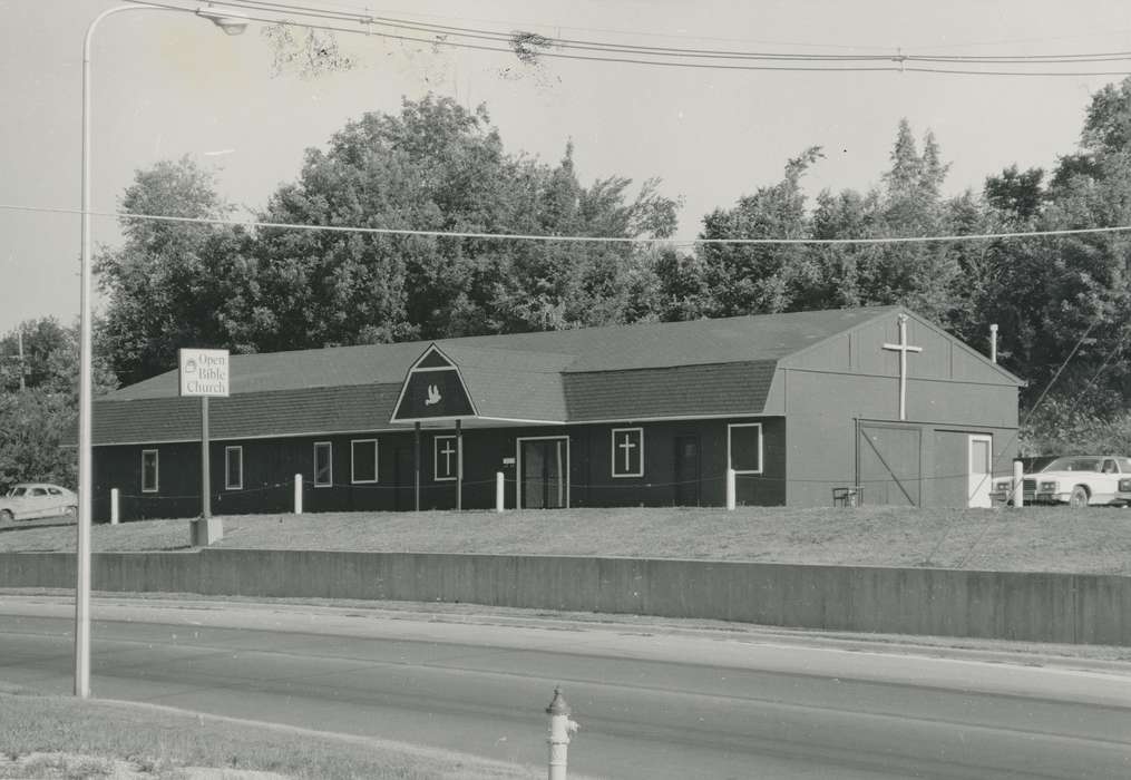 mainstreet, Main Streets & Town Squares, history of Iowa, Religious Structures, Iowa History, Waverly, IA, Iowa, Cities and Towns, church, Waverly Public Library