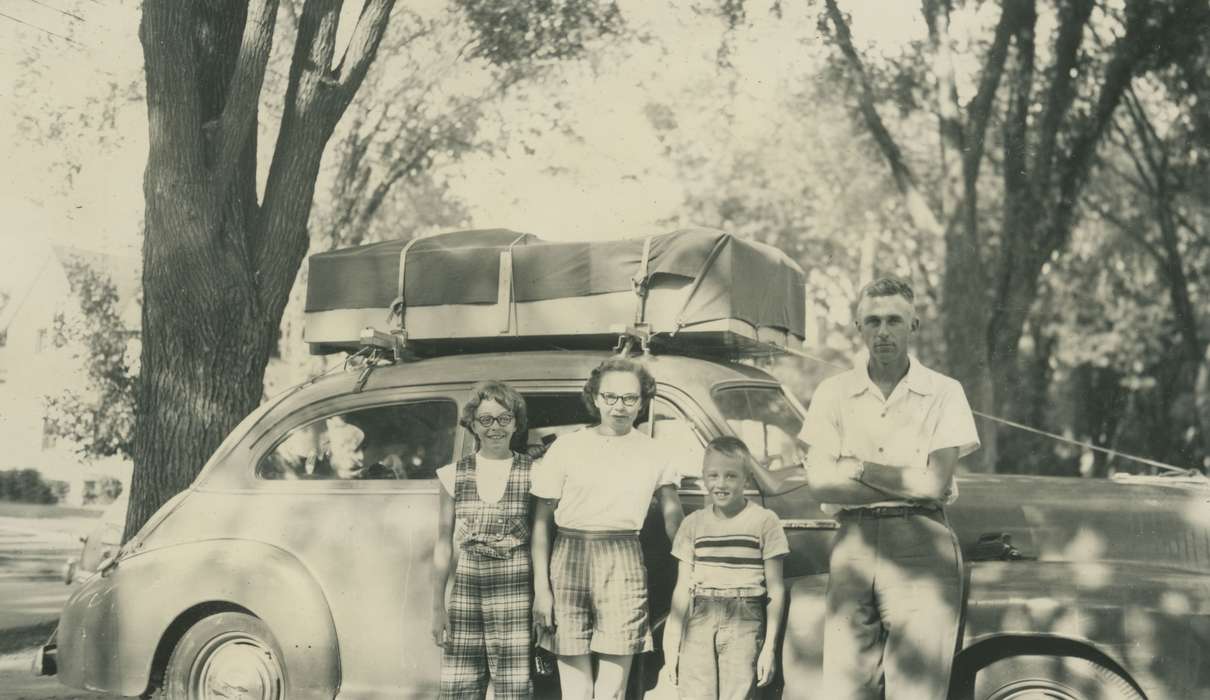 Portraits - Group, Iowa, Webster City, IA, McMurray, Doug, car, history of Iowa, Motorized Vehicles, Iowa History