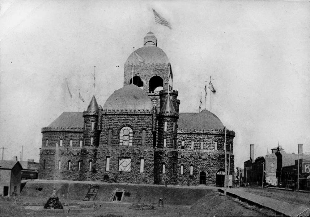 Iowa, Ottumwa, IA, tourism, coal, Iowa History, architecture, coal palace, Entertainment, Lemberger, LeAnn, Cities and Towns, Businesses and Factories, history of Iowa, flag, Main Streets & Town Squares, tower