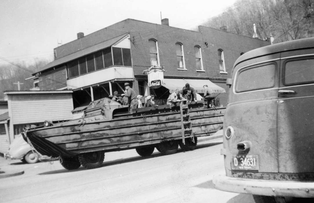 Pettit, Gene, car, Cities and Towns, Iowa History, Iowa, duck boat, Charles City, IA, Outdoor Recreation, history of Iowa