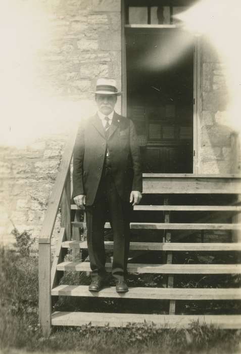 Cedar Falls, IA, history of Iowa, Iowa History, Businesses and Factories, cedar falls woolen mills, Iowa, Zischke, Ward, suit, Portraits - Individual