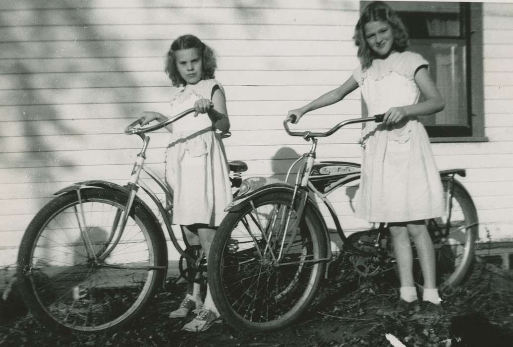 Outdoor Recreation, Portraits - Group, Iowa, Feddersen, Margaret, bike, Children, bicycle, Calamus, IA, history of Iowa, Iowa History