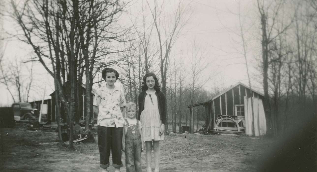 children, Iowa History, Children, Iowa, history of Iowa, forest, Portraits - Group, Deitrick, Allene, USA