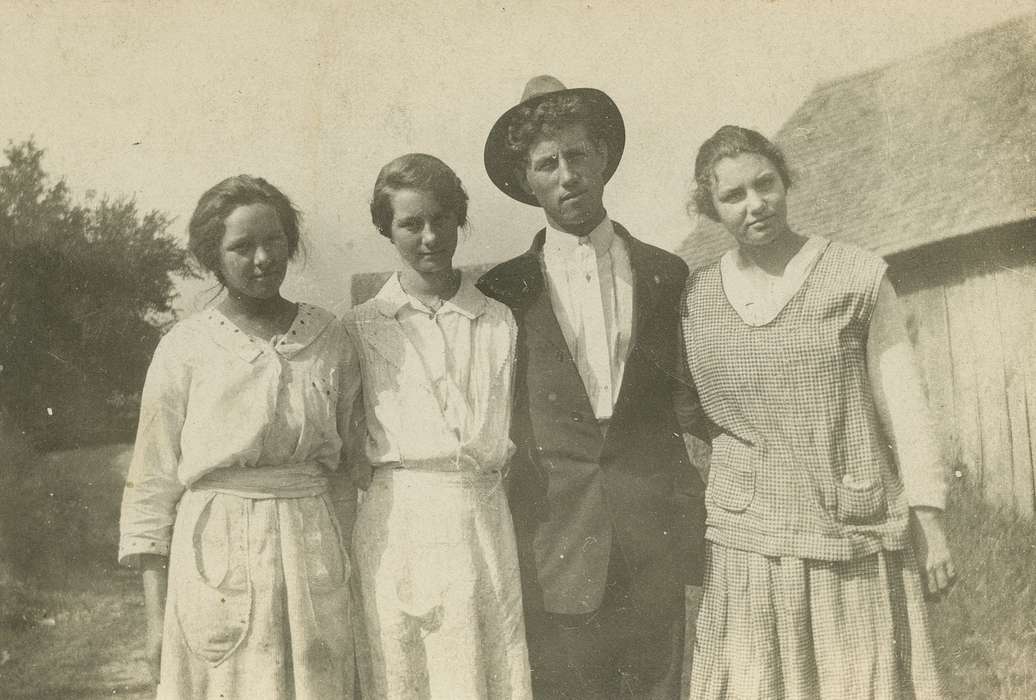 Portraits - Group, Dubuque County, IA, Iowa, Fredericks, Robert, Farms, history of Iowa, Iowa History