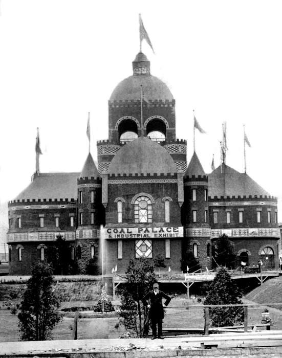 Iowa, Ottumwa, IA, tourism, coal, Iowa History, architecture, coal palace, Entertainment, Lemberger, LeAnn, Cities and Towns, Businesses and Factories, history of Iowa, flag, Main Streets & Town Squares, tower