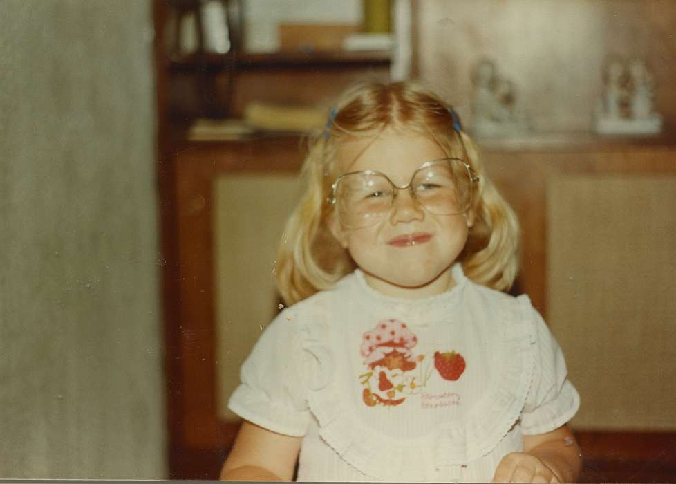 history of Iowa, Iowa History, Reinbeck, IA, glasses, Iowa, Children, East, Lindsey, Portraits - Individual