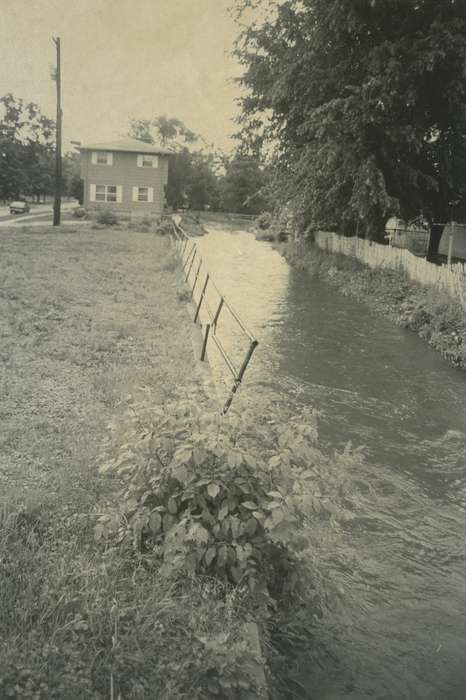 Floods, flooding, Iowa History, history of Iowa, Iowa, Cities and Towns, Homes, Waverly Public Library, backyard