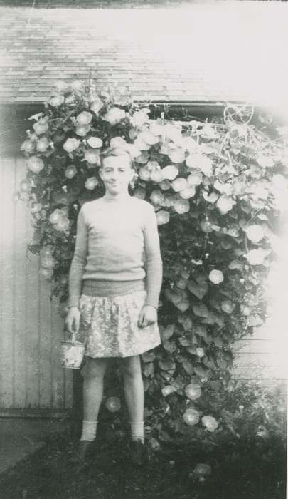 morning glory, Deitrick, Allene, history of Iowa, flowers, Iowa History, drag, Iowa, USA, Portraits - Individual