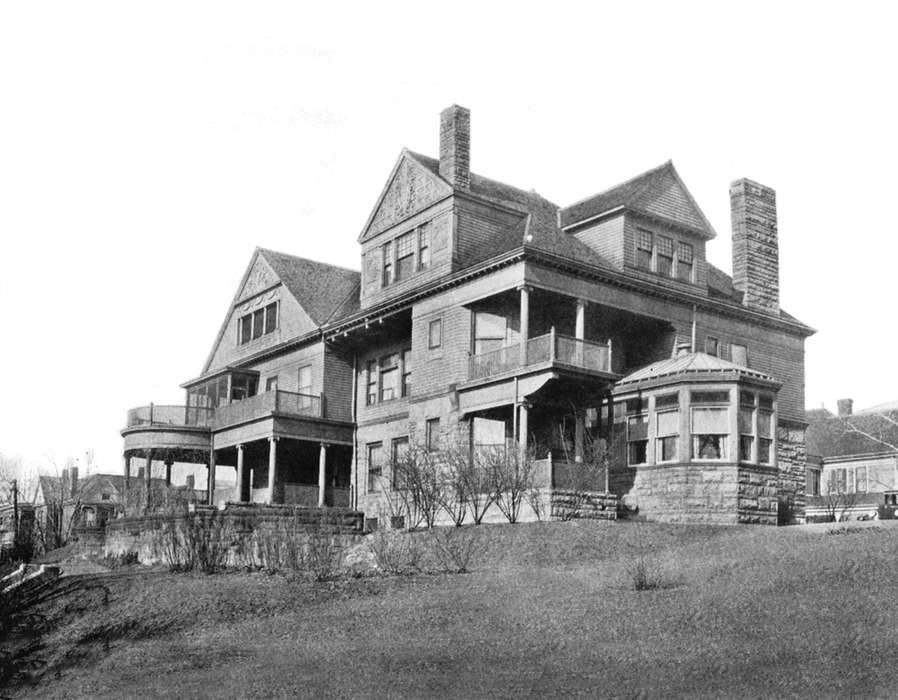 history of Iowa, Iowa History, Ottumwa, IA, lawn, balcony, Iowa, Lemberger, LeAnn, chimney, Homes, house, porch
