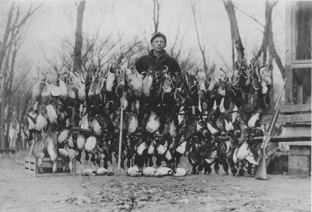 Buffalo, IA, Swanson, Chris, Portraits - Individual, Iowa History, ducks, Iowa, hunter, hunting, Outdoor Recreation, history of Iowa