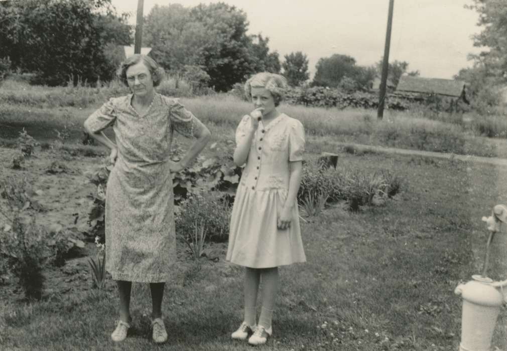 Portraits - Group, Melcher-Dallas, IA, history of Iowa, Iowa History, Langebartels, Gary, garden, Iowa, Farms