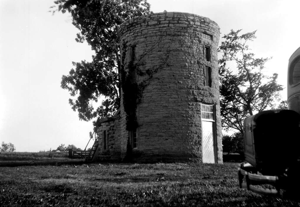 history of Iowa, Iowa History, Lemberger, LeAnn, Motorized Vehicles, tower, Stone City, IA, car, baggage, Iowa, stone, Landscapes, vine, stone city art colony