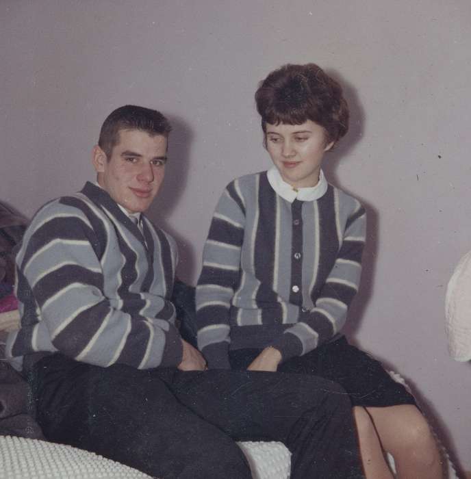 Portraits - Group, Iowa, USA, couple, sweater, matching, Leisure, history of Iowa, fashion, Spilman, Jessie Cudworth, Iowa History