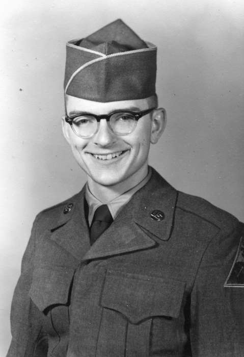 Military and Veterans, Travel, history of Iowa, uniform, Iowa History, smile, Fort Knox, KY, glasses, Iowa, Karns, Mike, Portraits - Individual