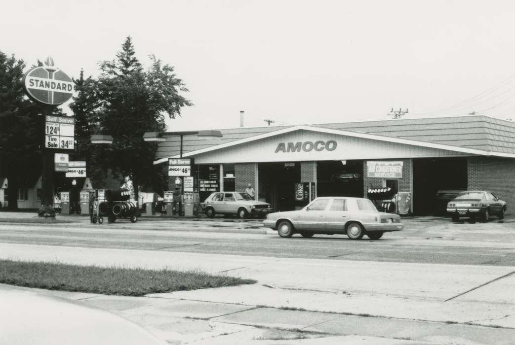 auto shop, automobile service, auto store, history of Iowa, Iowa History, Businesses and Factories, Iowa, Waverly Public Library