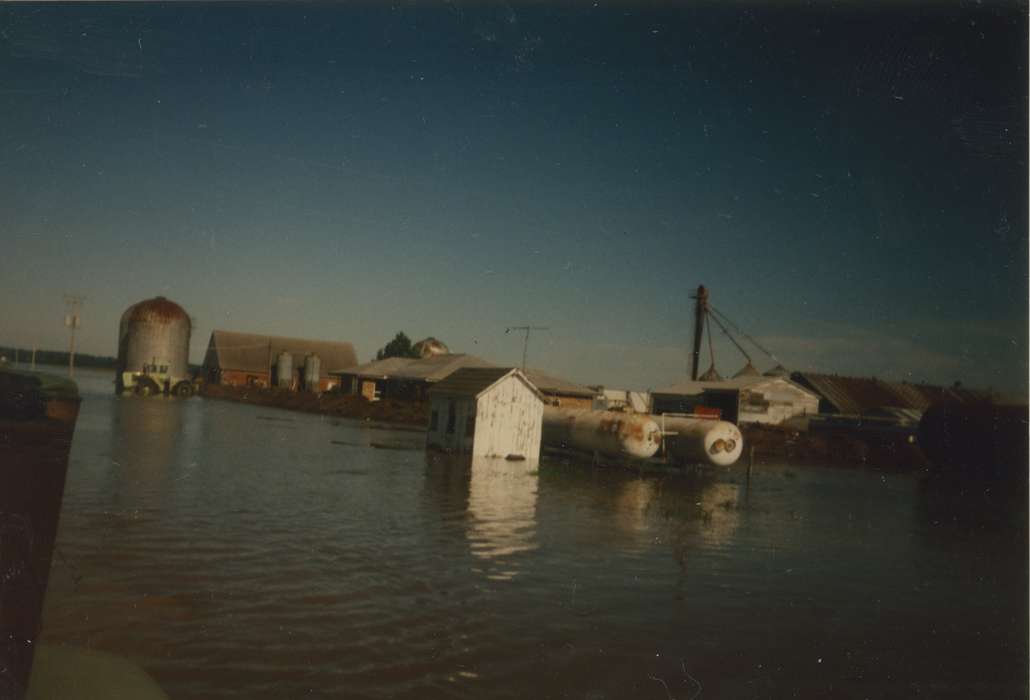 Floods, sandbagging, tank, history of Iowa, Wever, IA, Farms, Blanchard, Lois, Iowa, silo, flood, Iowa History, water