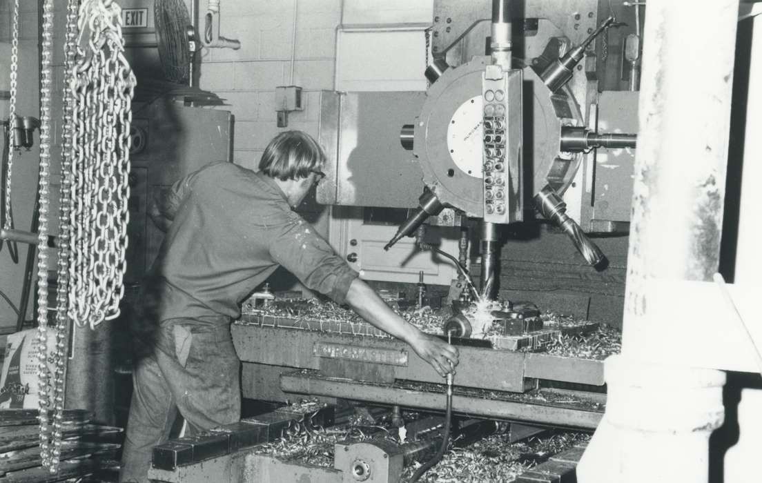 history of Iowa, metal worker, Businesses and Factories, Waverly Public Library, Iowa, mill, Iowa History, men at work, correct date needed, Labor and Occupations