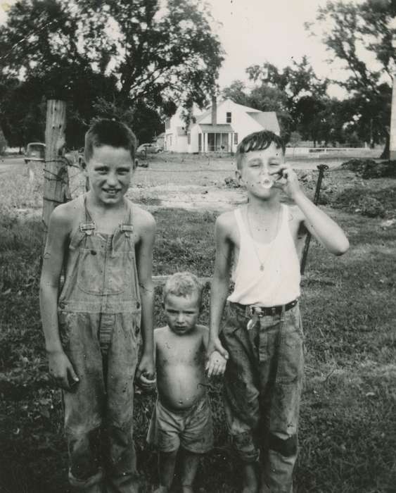 Portraits - Group, Iowa History, Iowa, Farms, Dunkerton, IA, twins, Children, Smith, Monica, history of Iowa