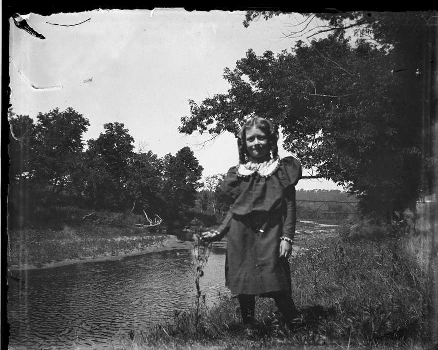 history of Iowa, Iowa History, IA, river bank, Lakes, Rivers, and Streams, Anamosa Library & Learning Center, Iowa, correct date needed, dress, Children