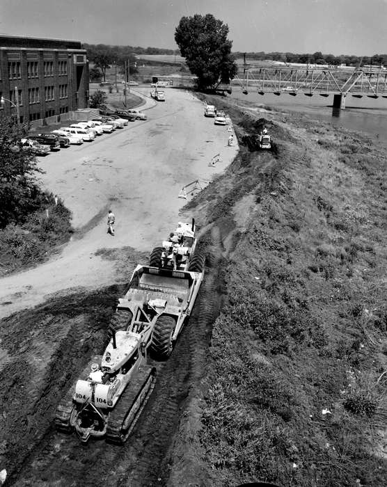 Cities and Towns, Iowa History, Lakes, Rivers, and Streams, Motorized Vehicles, Iowa, Lemberger, LeAnn, Labor and Occupations, Ottumwa, IA, history of Iowa, construction