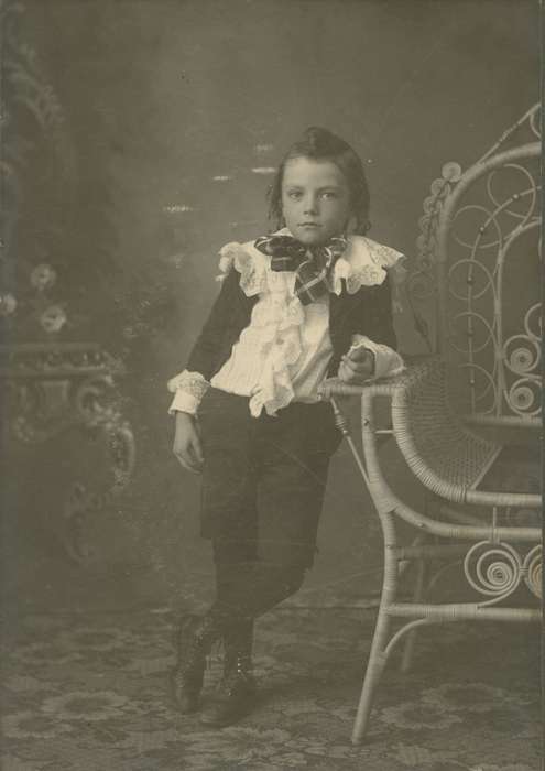 history of Iowa, Iowa History, painted backdrop, curls, IA, chair, Iowa, boy, wicker chair, Schlawin, Kent, Children, little lord fauntleroy suit, Portraits - Individual